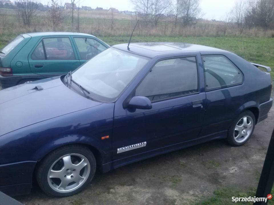 Renault 19 18 16v BG manualna Szczerców