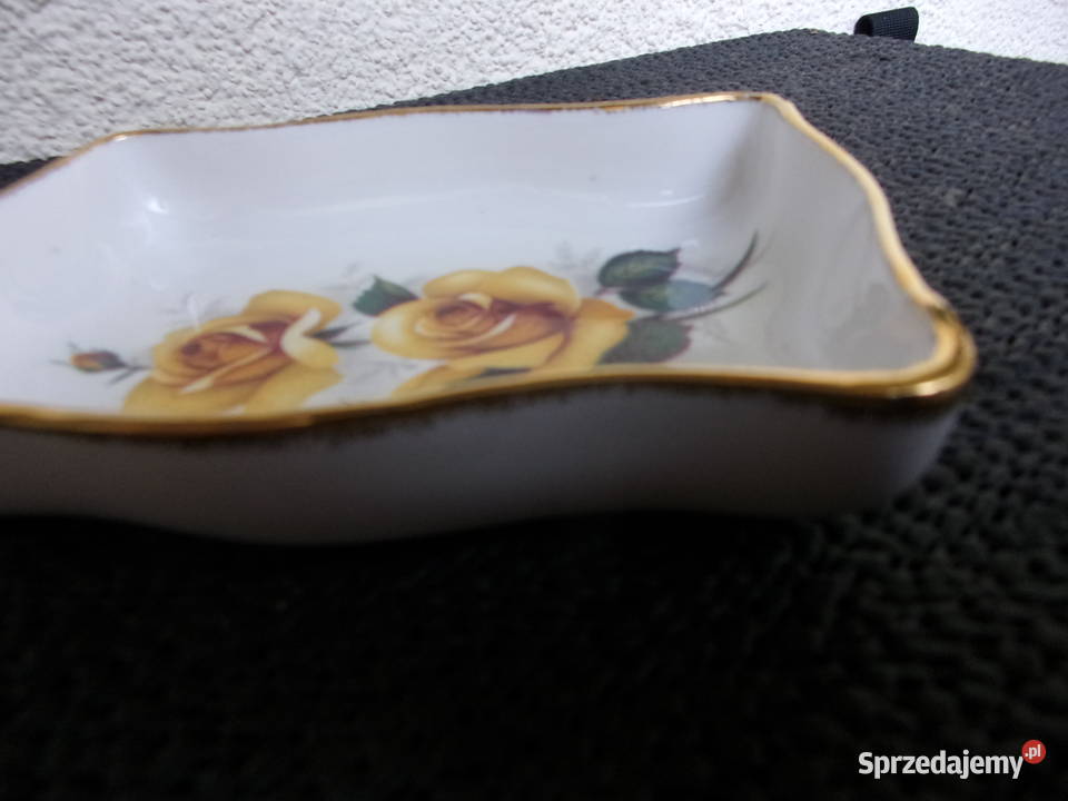 Porcelanowy pułmiseczek w róże firmy PRIDRY DALE Warszawa