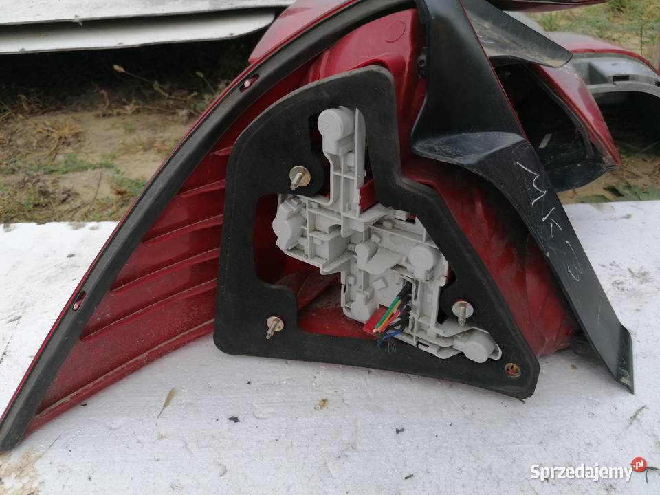 Lampa Prawy Tył Ford Mondeo MK3 Pogorzelec