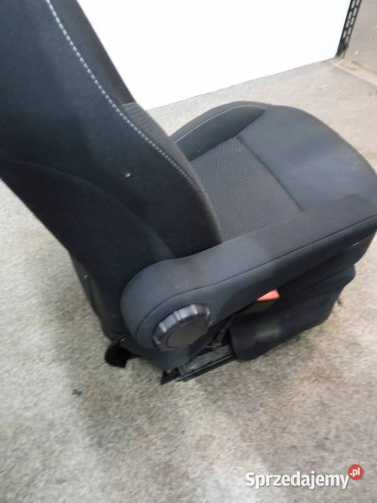 FOTELE PRZÓD KANAPA KOMPLET Dacia Duster II świętokrzyskie