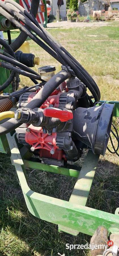 Opryskiwacz rolniczy Pilmet 2500l 18m Zaczepiane Bierzyn