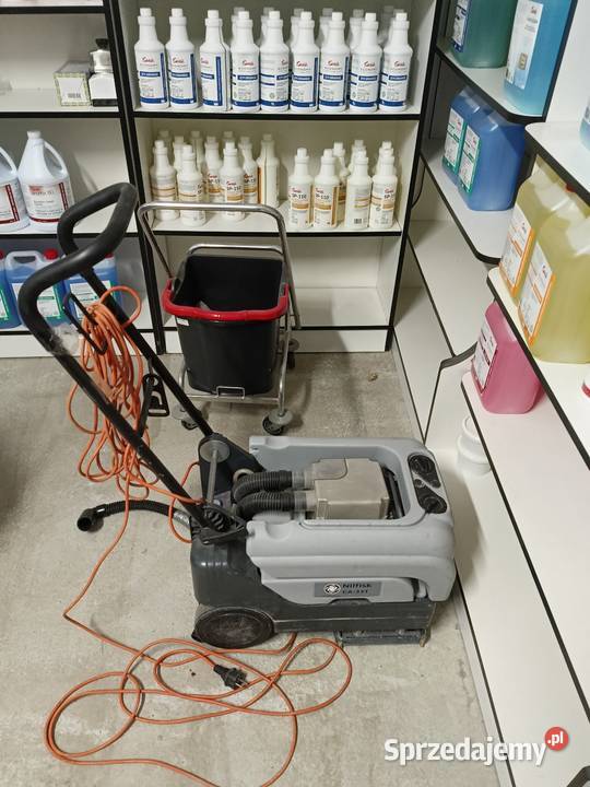 Szorowarka maszyna czyszcząca kompaktowa Nilfisk