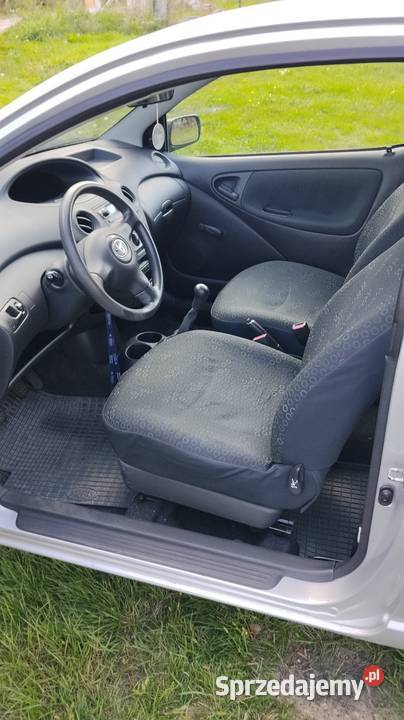 Sprzedam Toyota Yaris 10 produkcji 2005 2/3 Motoryzacja