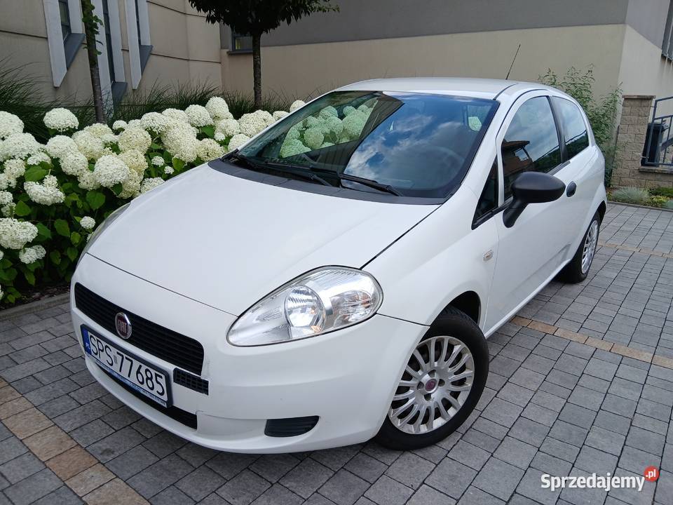 FIAT GRANDE PUNTO 12 2009r Przebieg 135 Klima elektryczne szyby Gliwice