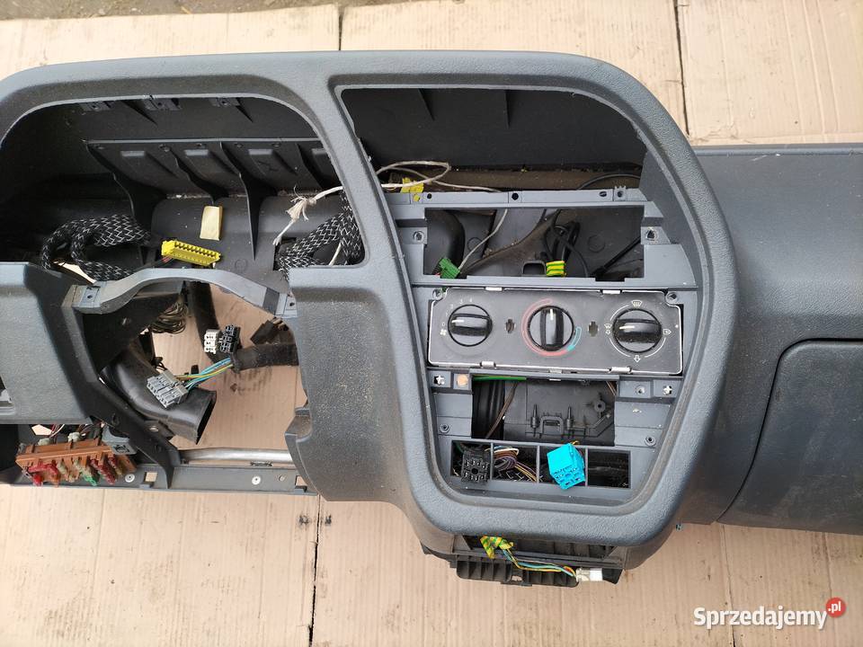 PEUGEOT 306 XN 14 B DESKA ROŹDZIELCZA KONSOLA Kamień-Kolonia
