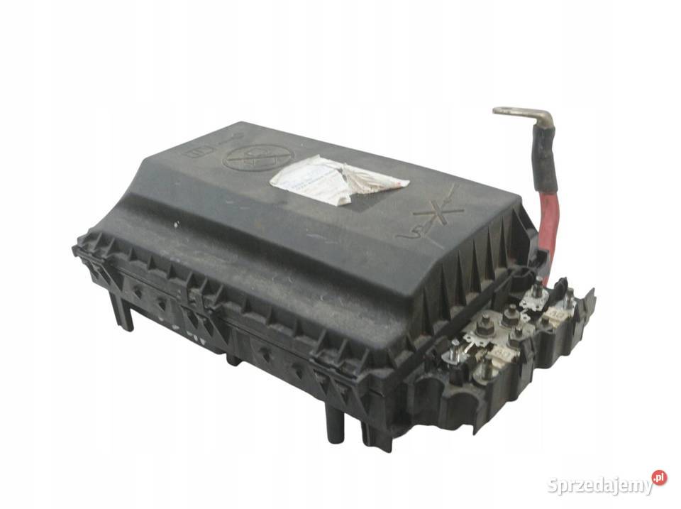 SKRZYNKA BEZPIECZNIKÓW 13318784 RK 20 D Opel Skrzynki bezpieczników sprzedam