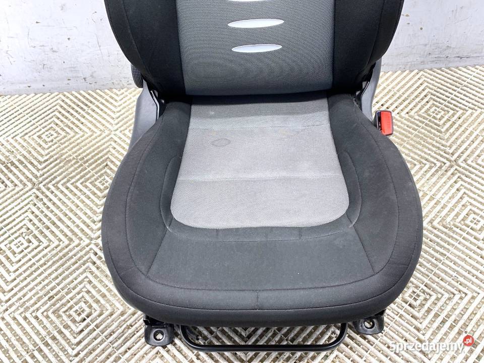 FOTEL PRAWY PRZÓD KIA CEED Hatchback 1318