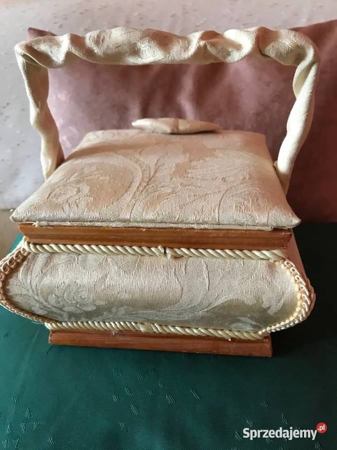 Szkatułka na biżuterię drewniana pokrycie