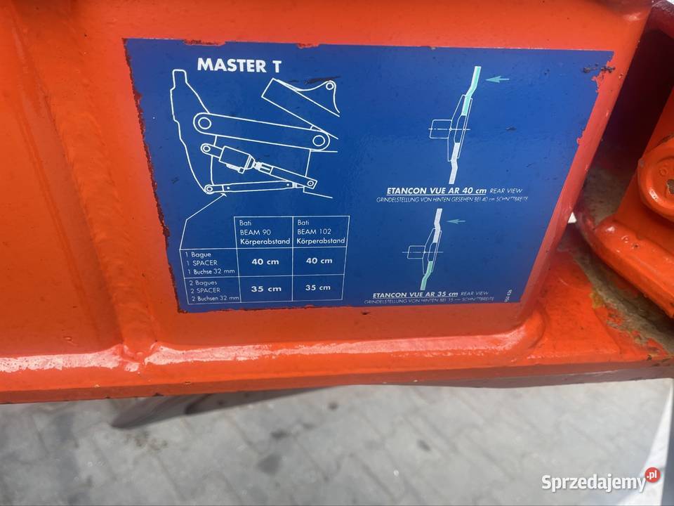 Plug obrotowy 4 skibowy Kuhn nieuszkodzony Pługi Sieradz sprzedam