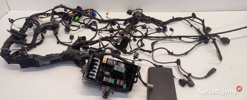 SKODA KAROQ WIĄZKA KOMORY SILNIKA 15 TSI DXDB sprzedam