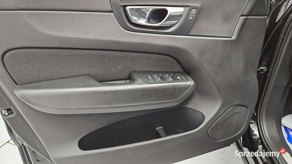 Volvo XC 60 D4 Momentum Pro aut Z Polskiego