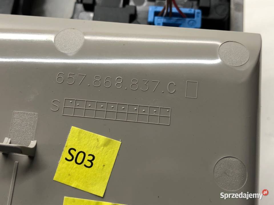 LAMPA SUFITOWA SKODA KAMIQ 657868837C Crossover podkarpackie