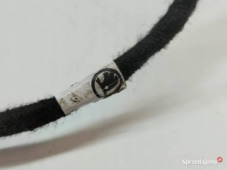 SIŁOWNIK KLAPY TYŁ BAGAŻNIKA HB 3V 3V0827851B