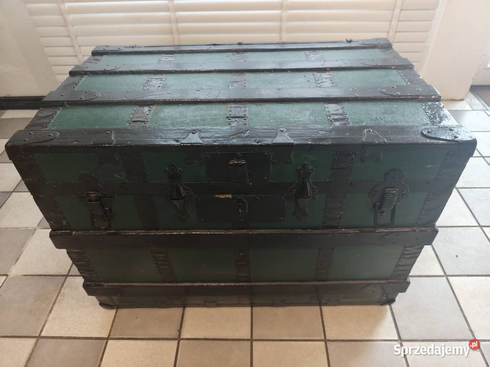 Stary kufer parowy Budzyń