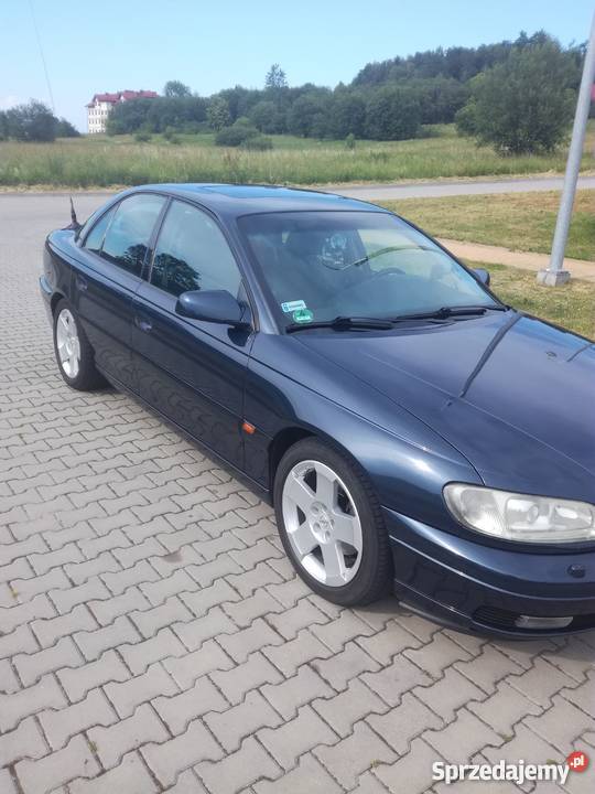 Zadbana omega 22 16v z nową instalacja gazową szyberdach Omega