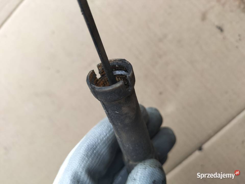 AUDI 80 B3 B4 A6 028115611D UCHWYT MIARKI OLEGU Pozostałe