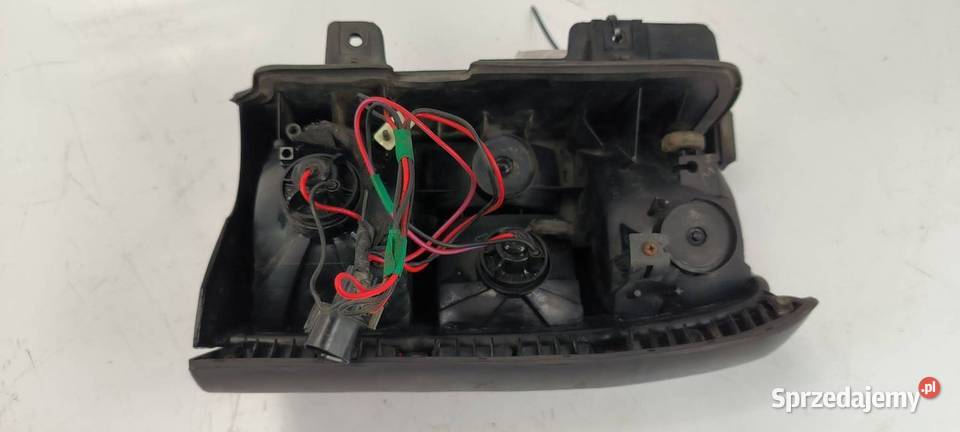 LAMPA LEWA TYŁ MITSHUBISHI PAJERO