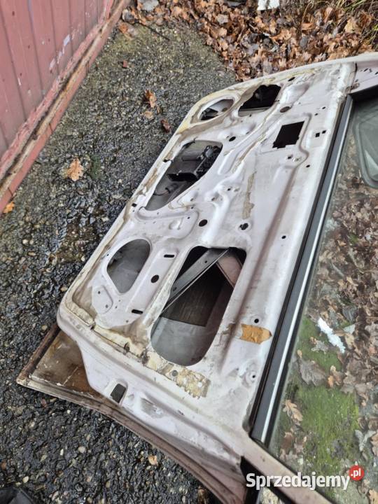 OPEL Omega A drzwi Drzwi