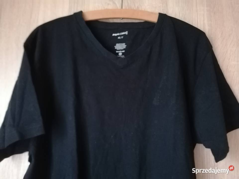 PodkoszulekTshirt Angelo Litrico czarnyRozmiar sprzedam
