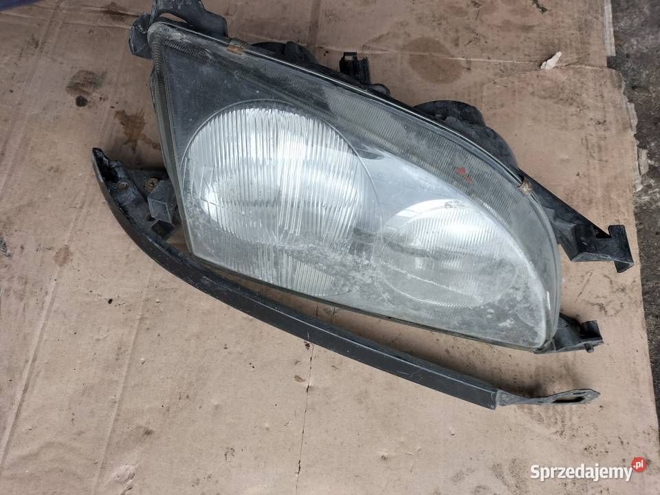 TOYOTA AVENSIS 1 T22 LAMPA PRZÓD PRAWA Kamień-Kolonia sprzedam