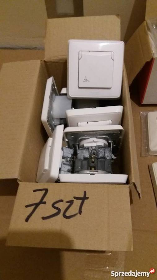 GniazdaRamki Legrand Cariva Promnice