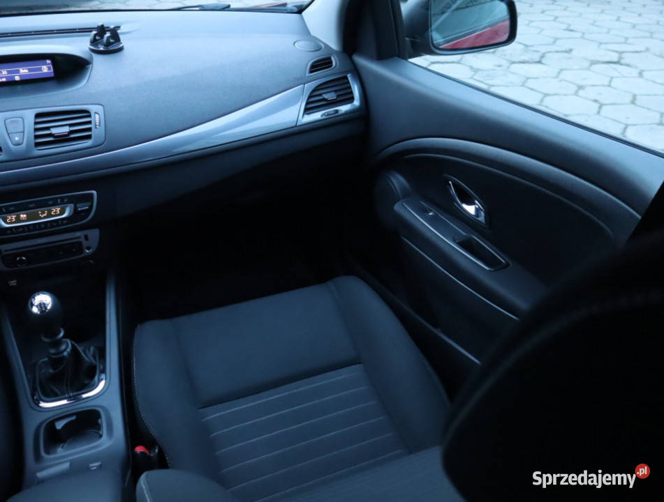 Renault Megane 12 TCe manualna Łódź