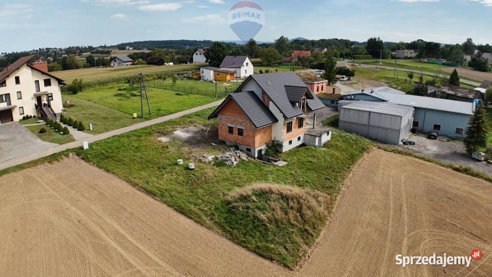 Przestronny dom do wykończenia utwardzona Dębowiec