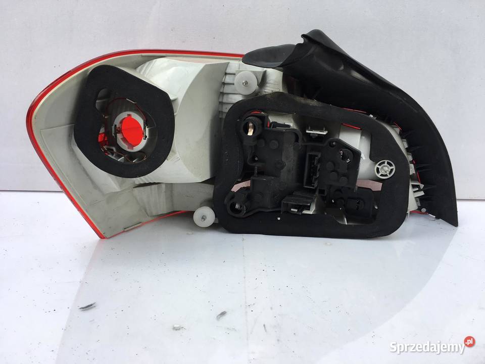 BMW 1 COUPE CABRIO PRAWA LAMPA TYŁ Lampy tylne Ostroróg