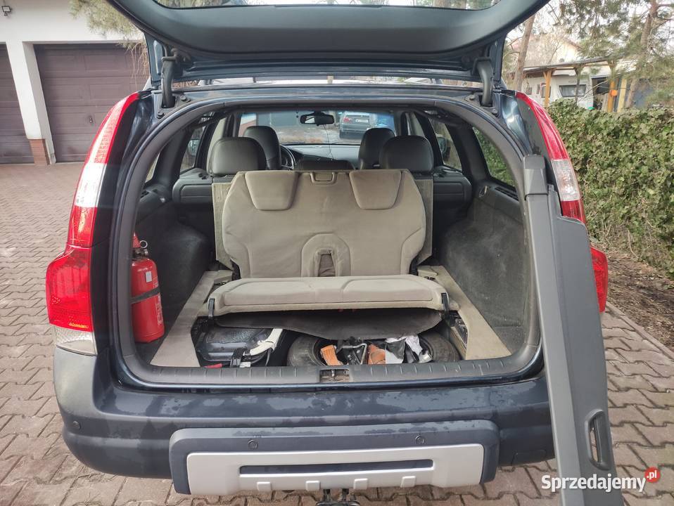 Volvo XC70 rej na 7 osób uszkodzony Rok produkcji 2006