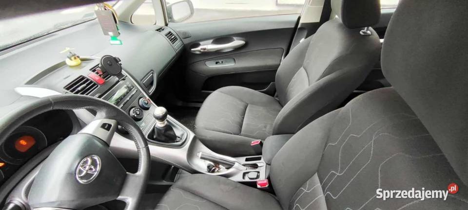 Toyota Auris 2010 16 benzyna manual ok 153500 mazowieckie Rososz sprzedam