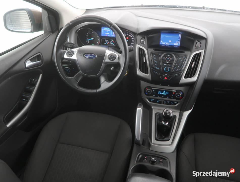 Ford Focus 10 EcoBoost relingi dachowe Bielany Wrocławskie