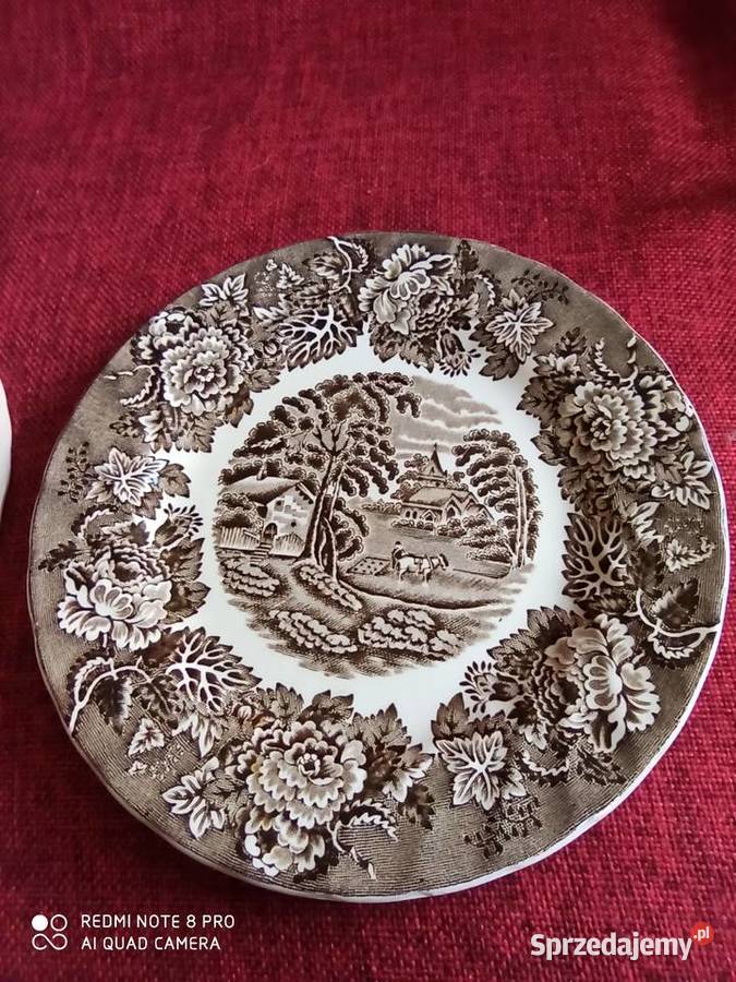 Talerzyk deserowy
manufaktury Wood Sons England Porcelana i szkło Gdańsk