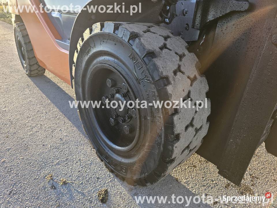 Wózek Widłowy TOYOTA 8FDJF35 Pełna kabina TOYOTA Wadowice