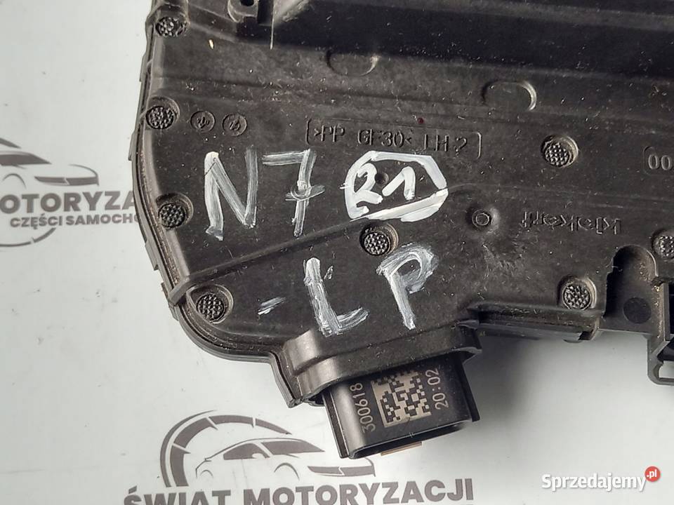 NISSAN MICRA V K14 19r zamek drzwi lewy przód Kielce