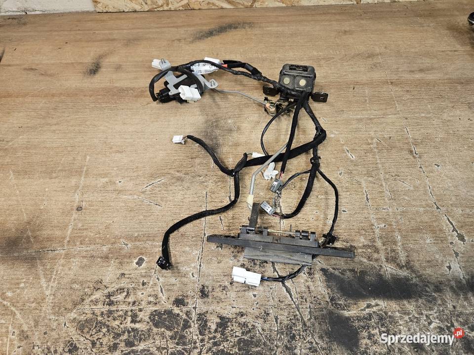 KIA CARENS 2 II MIKROSTYK SIŁOWNIK KLAPY TYŁ Międzychód