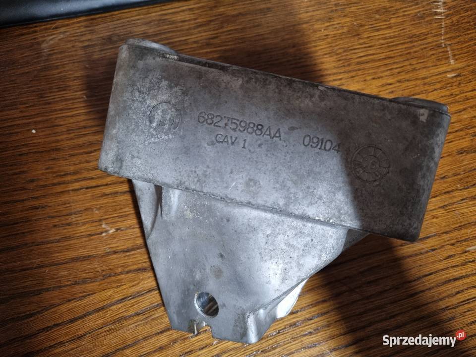 Łapa silnika 68275988AA 30 CRD Grand Cherokee VI zawieszenie silnika Mielec