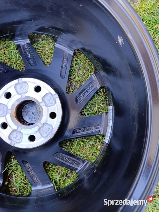 Sprzedam 2 felgi 16 volkswagen golf7 Samochodowe