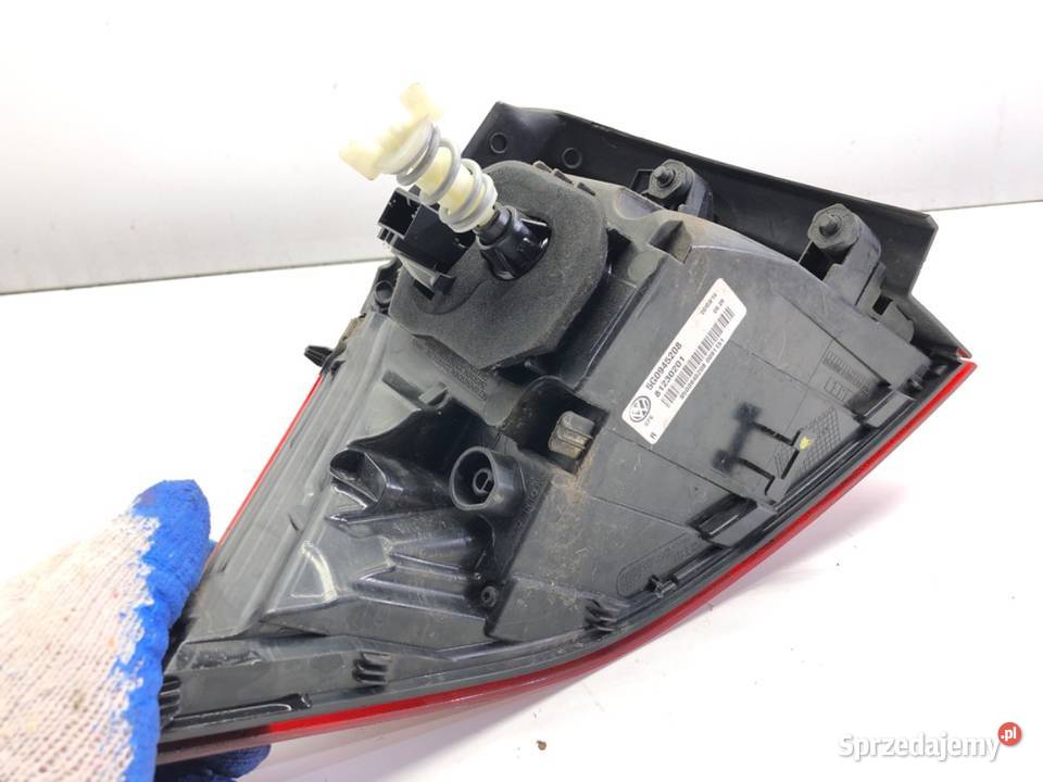 LAMPA PRAWY TYŁ VW GOLF VII 5G0945208 Hatchback
