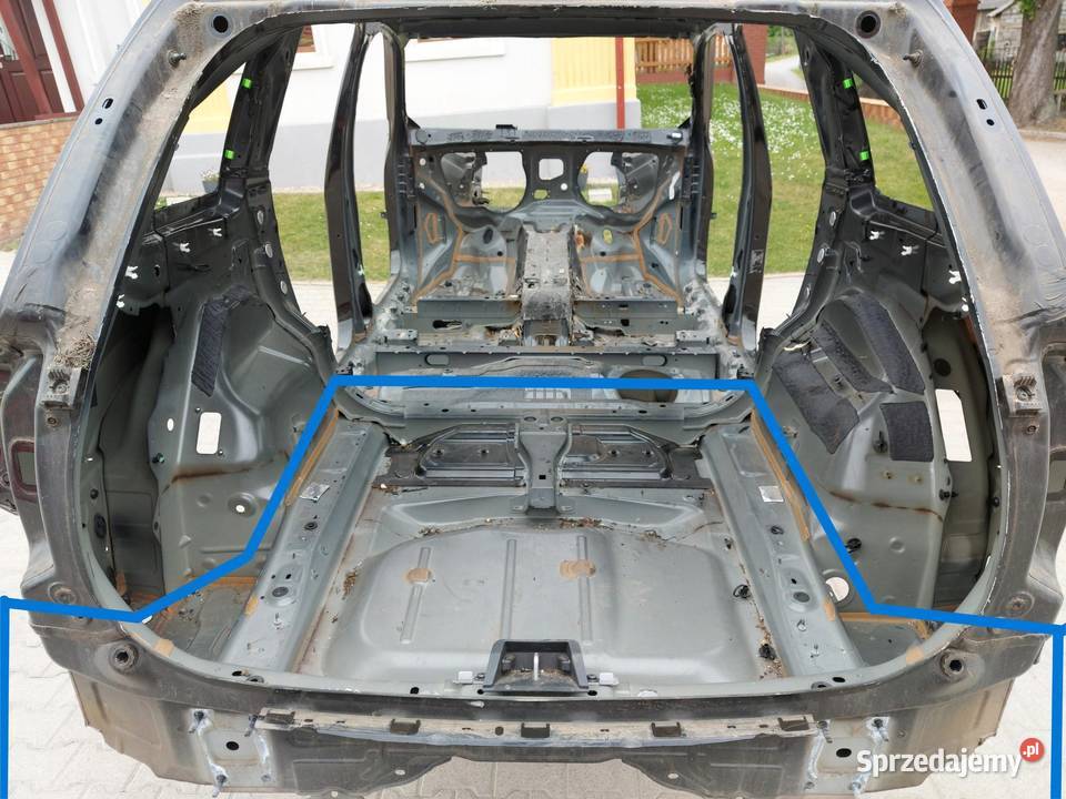 Volvo XC90 II pas tylny podłoga bagażnika wanna sprzedam