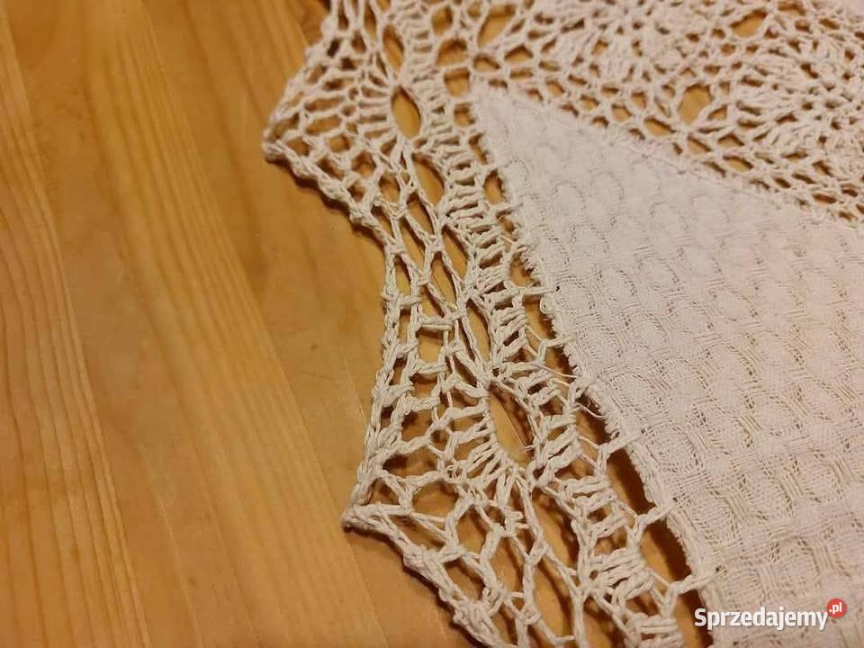 Bieżnik szydełko plus haft wstążeczkowy Alwernia