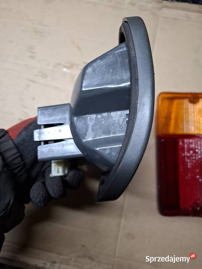 Lewa lampa tyl tylna Fiat 126p Maluch Elegant Strzelce Opolskie