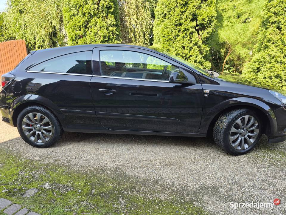 Opel Astra Gtc czarna xenon pdc bezwypadkowy śląskie