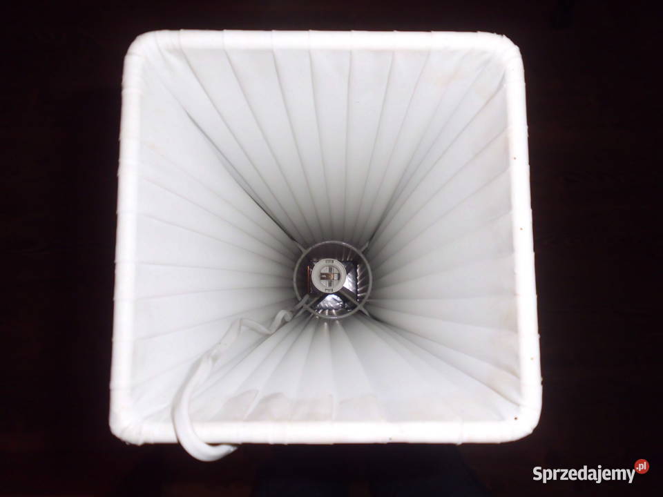 duża lampa na podstawie Łuków