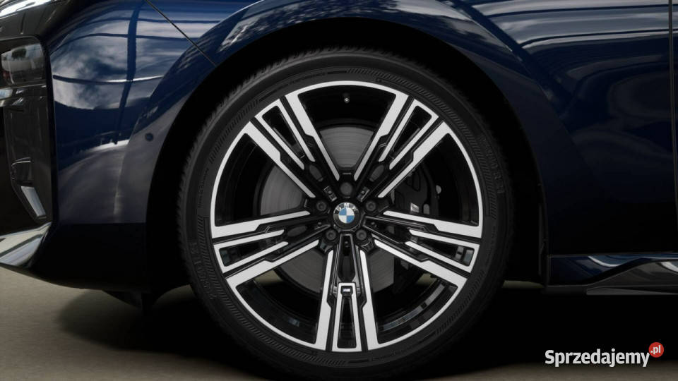 BMW 740 BMW 740d xDrive Limuzyna G702022 światła przeciwmgielne Łódź