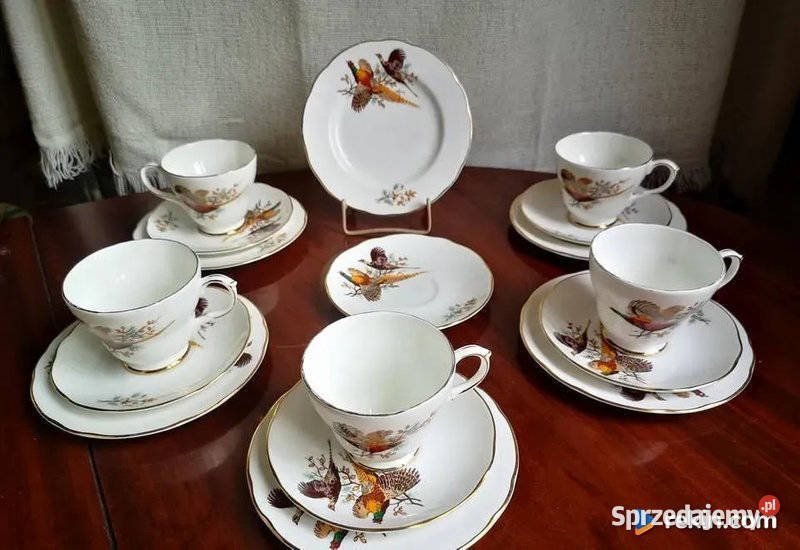 Z bażantami talerzyk deserowy z białej