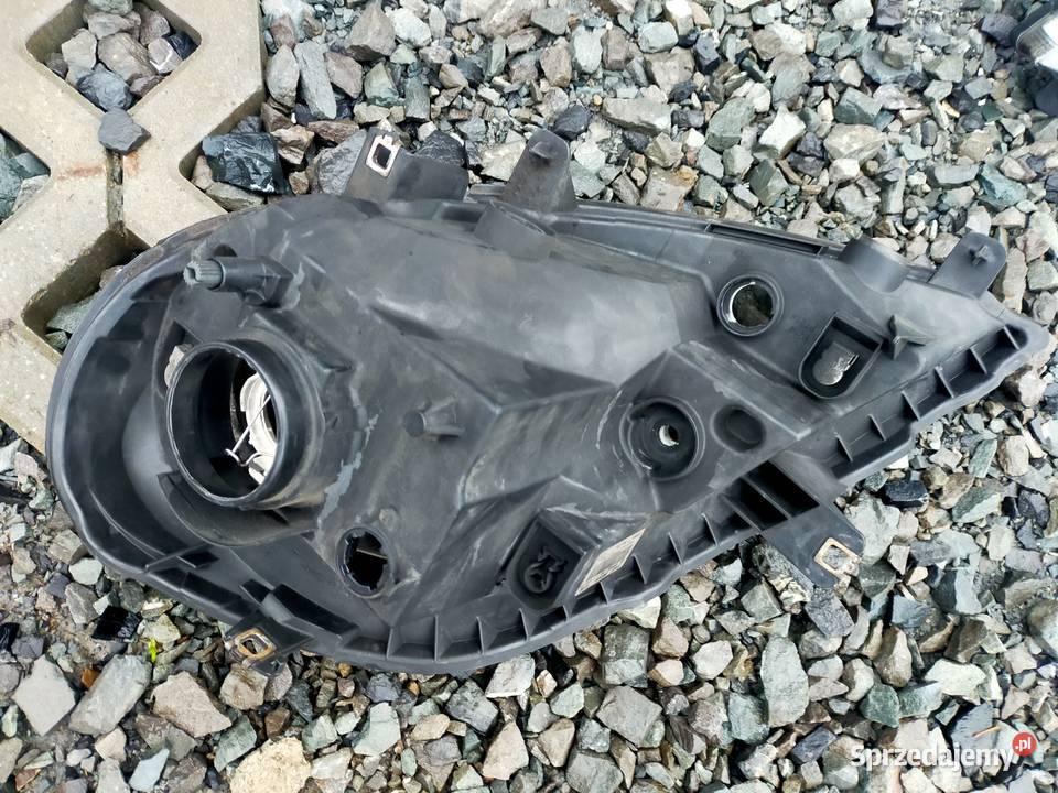 Sprzedam reflektory Valeo do Opel Vivaro używane