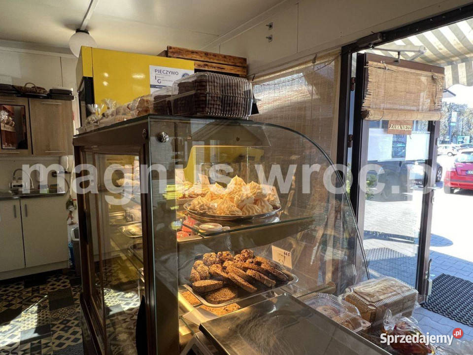 Na sprzedaż działający wyposażony punkt handlowy 17.7m2