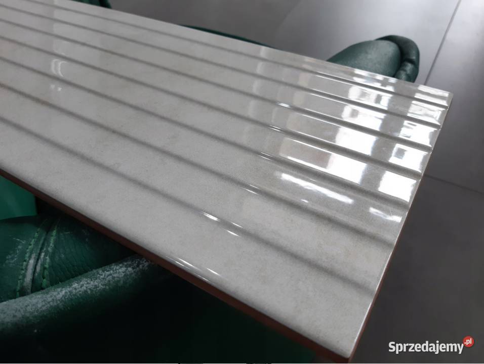 PŁYTKI ŚCIENNE OREGON CREAM RELIEF 25X75 GAT I łódzkie