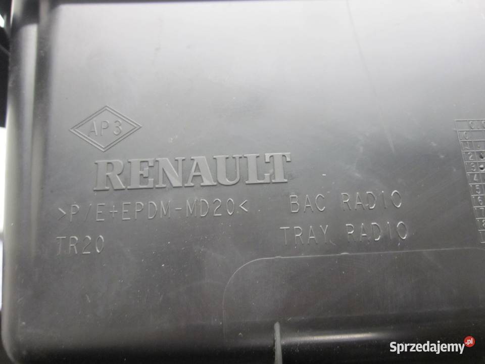 RENAULT TRAFIC III 15r ramka radia przełączników osobowe Kielce