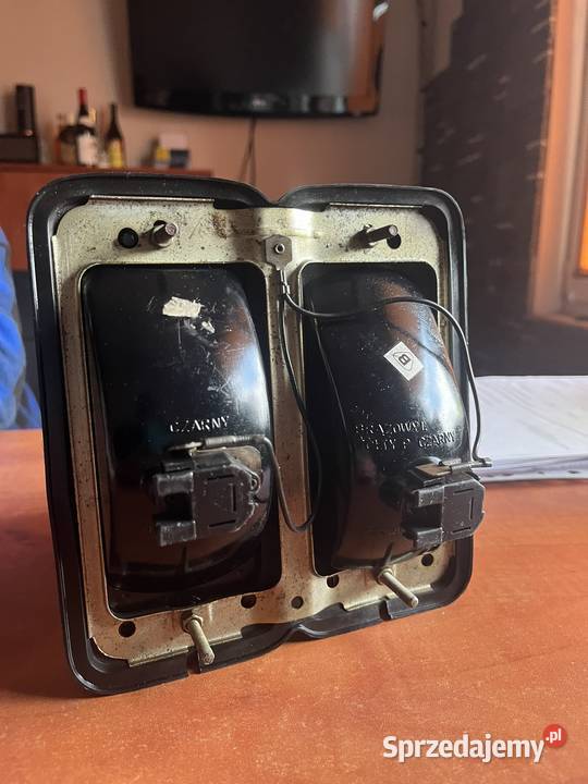 Lampa TYŁ Prawa Fiat 125p 1300pionowanowa Lampy tylne Bobrek